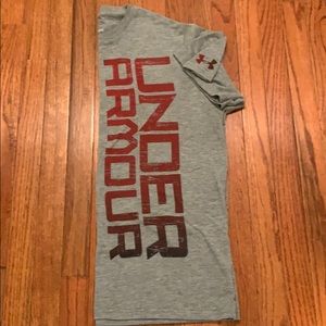 Under armor gray and red loose heat gear